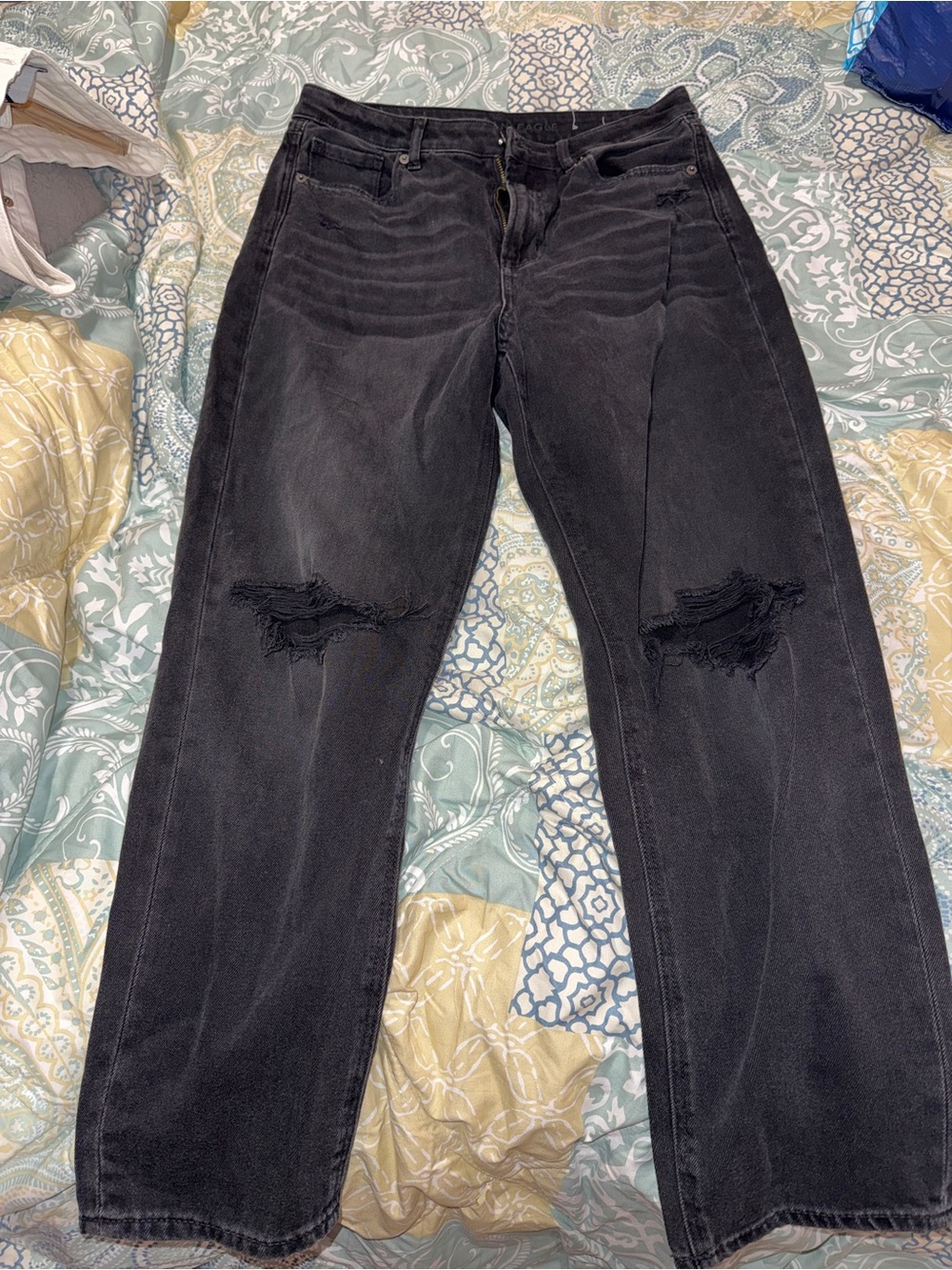 American Eagle Outfitters Black Distressed Straight-Leg Jeans
